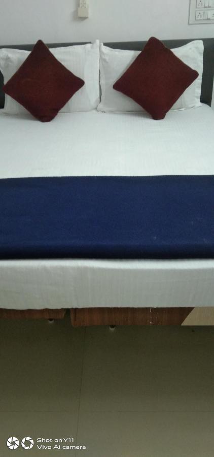 Dwārka Gurukrupa Bunglow מראה חיצוני תמונה